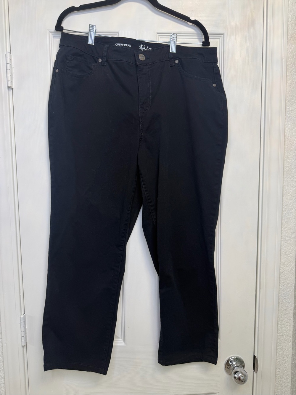 Style & Co Curvy Capri Black Denim Cropped Jeans Size 14 EUC